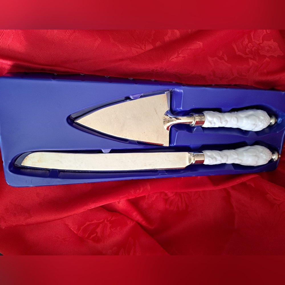 Mikasa White and Silver Cake Knife and Server Set